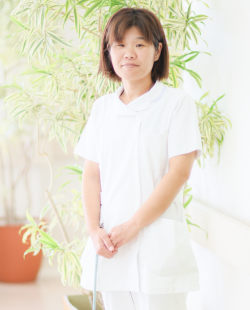 看護任二若祐子